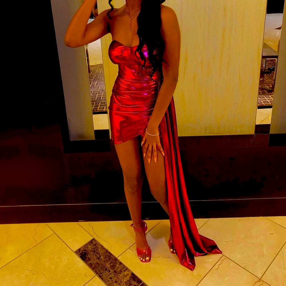 Size XS beautiful foil pink dress!!